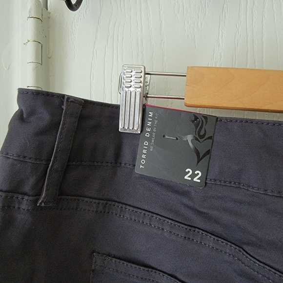 Torrid Utility Crop Pants - Picture 3 of 10